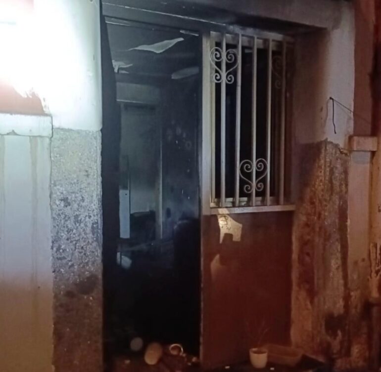 Napoli, incendio nella notte in basso del quartiere San Lorenzo