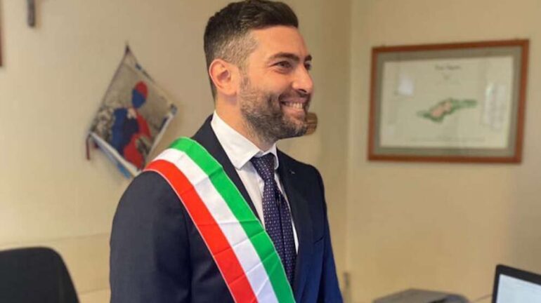 Voto politico mafioso a Melito, assolto l’ex sindaco Mottola