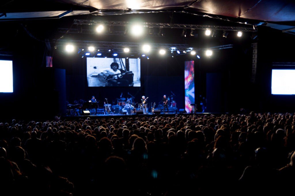Je sto vicino a te 69, memorial Pino Daniele al Teatro Palapartenope il 19 marzo