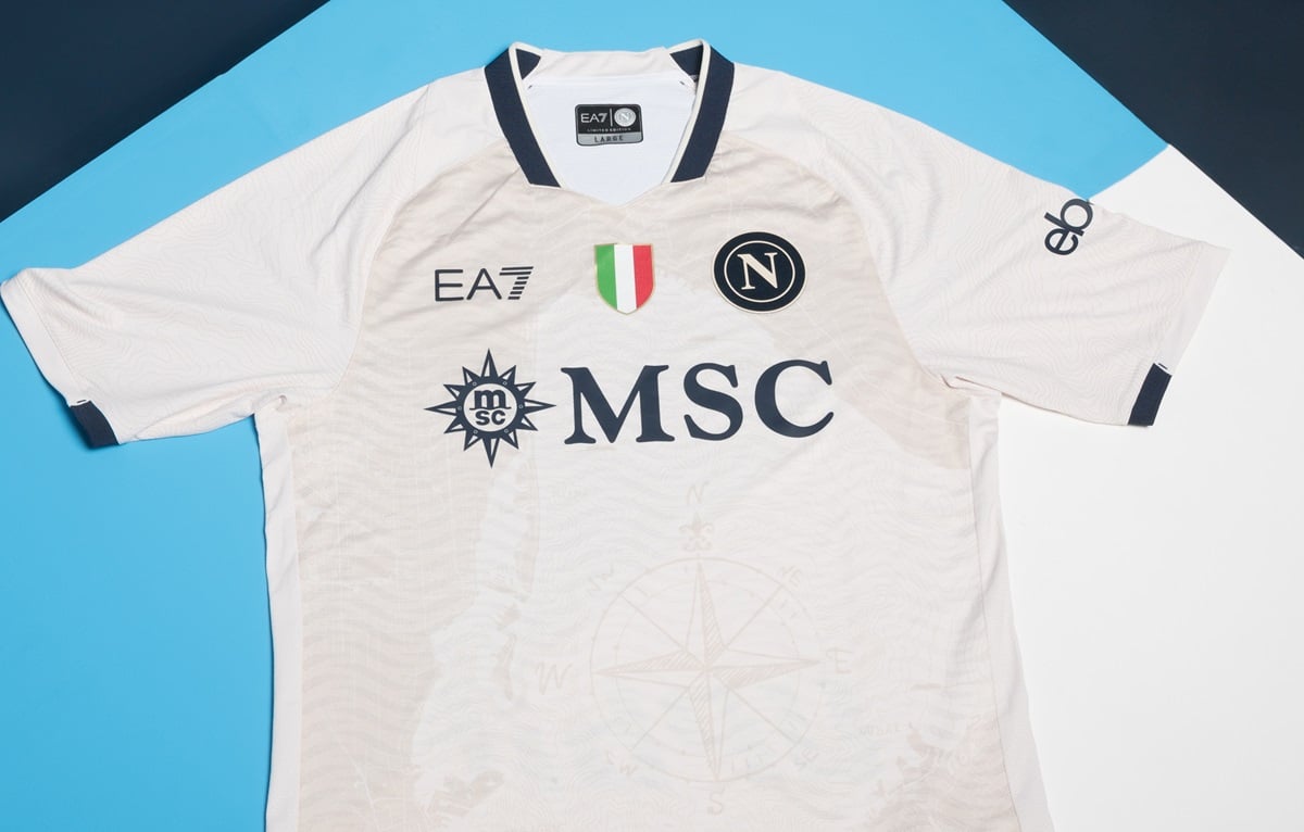‘Everywhere Jersey’, il Napoli presenta la quinta maglia. Non ci saranno patch contro il razzismo