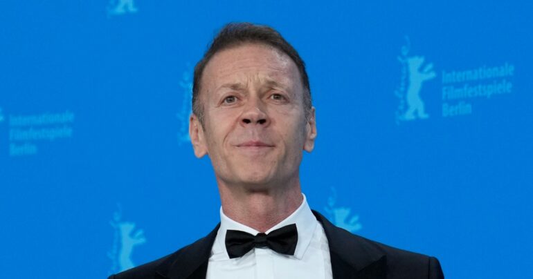 Giornalista denuncia Rocco Siffredi per molestie sessuali: chat alla polizia