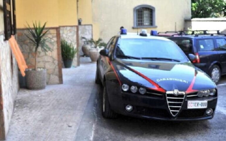 Choc a Secondigliano: coppia di giovani fidanzati ritrovati morti nell’auto