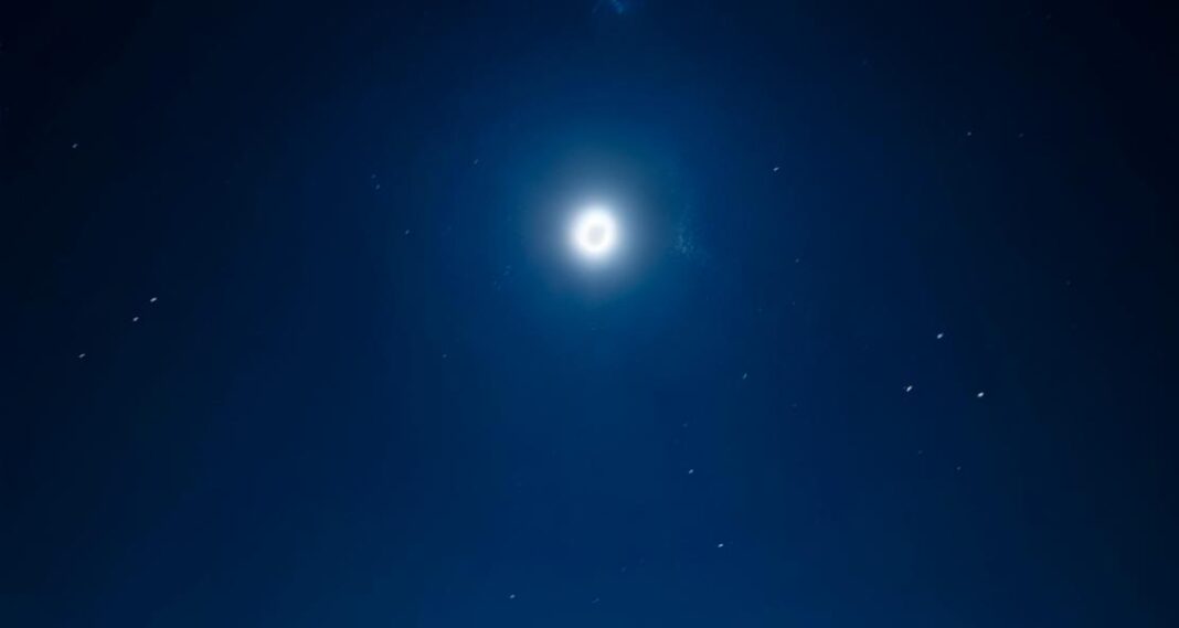 Eclissi lunare del 25 marzo 2024: dove e come vederla in Italia
