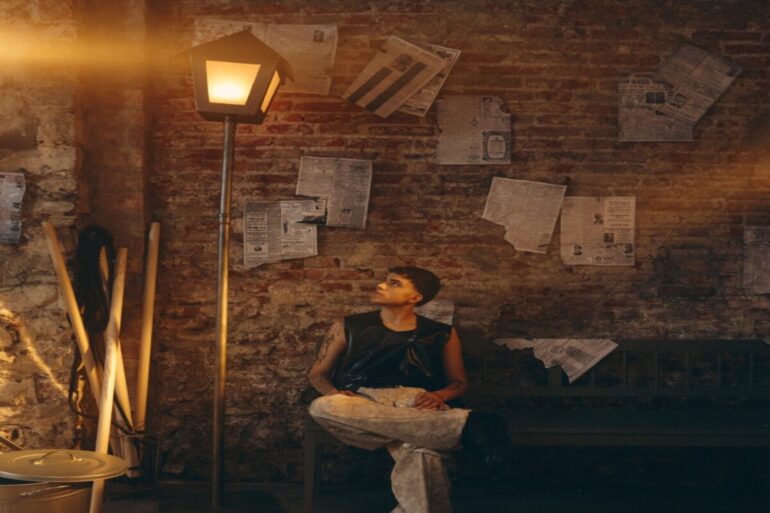 Aka 7even e il suo nuovo singolo ‘Notte Fonda’