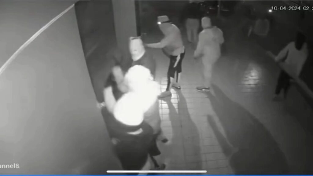 Assalto in una neonata paninoteca di Aversa: il video virale sul web