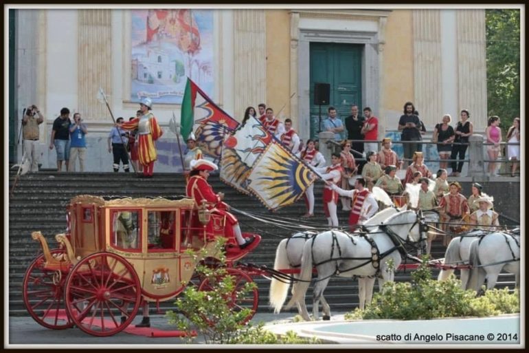 Il 1 maggio Salerno ospita ‘La belle époque salernitana’ una sfilata di carrozze d’epoca e personaggi in costume