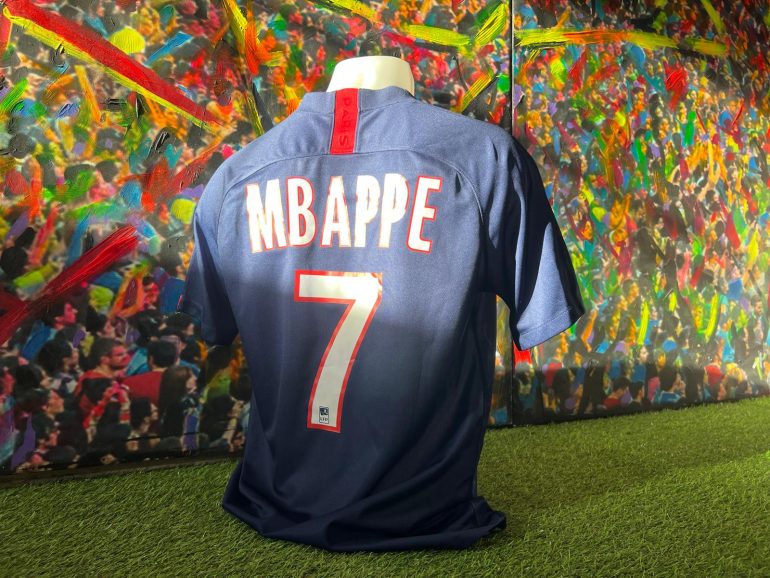 Al Museo del calcio Andrea Fortunato arriva la maglia del campione del PSG Mbappè
