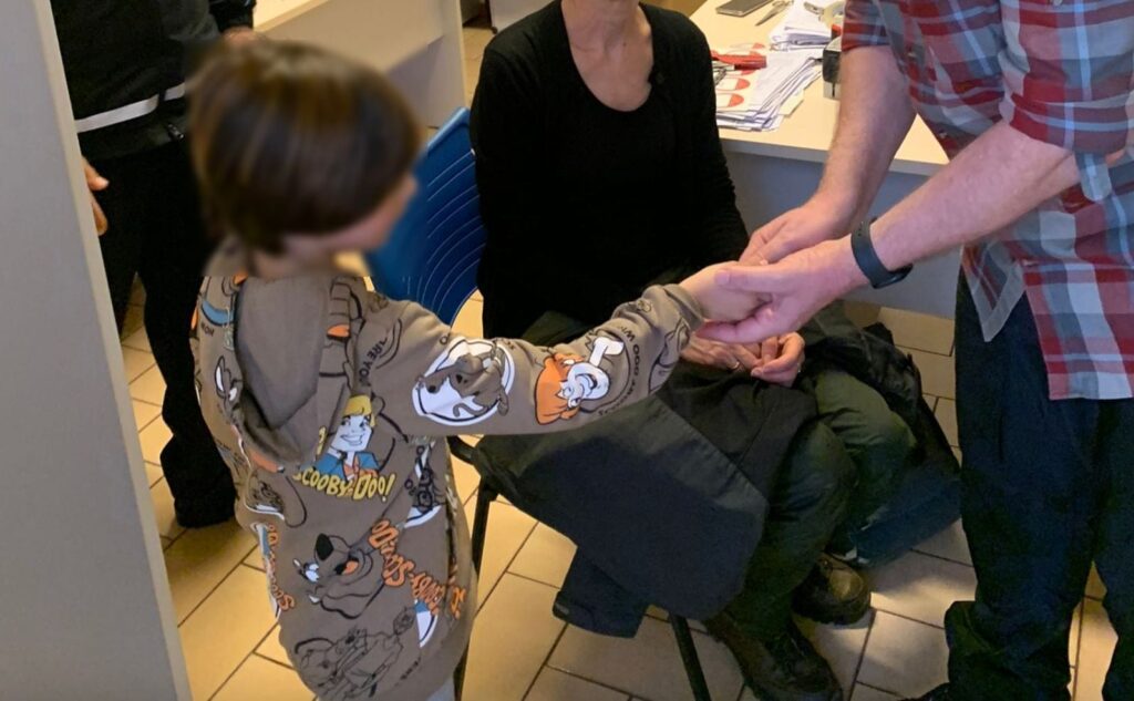 Ravello, bimbo di 7 anni restituisce portafoglio turista e rifiuta ricompensa