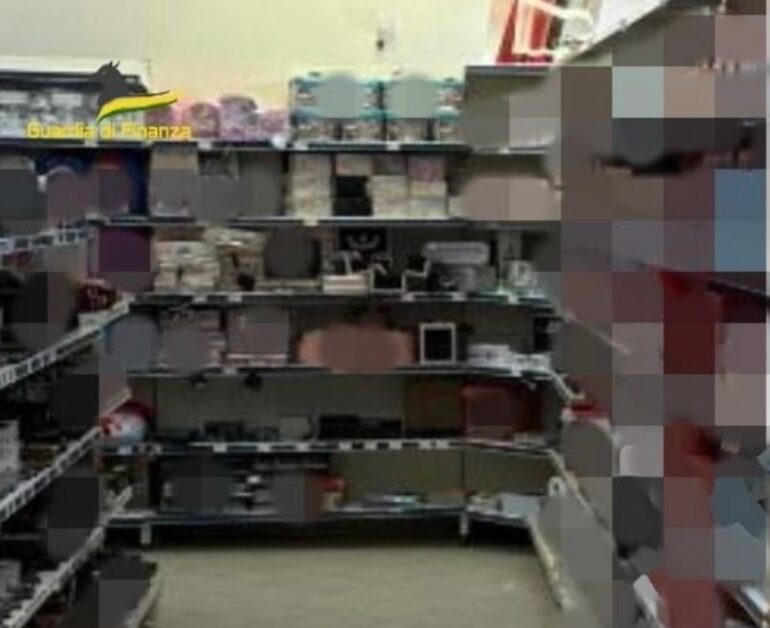 Salerno: Maxi sequestro di prodotti cosmetici pericolosi per la salute