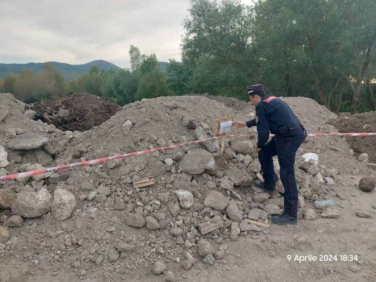 Carabinieri Forestali sequestrano area con illecito stoccaggio di rifiuti speciali a Castel Campagnano