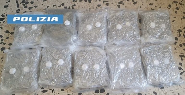 napoli droga piazza mercato