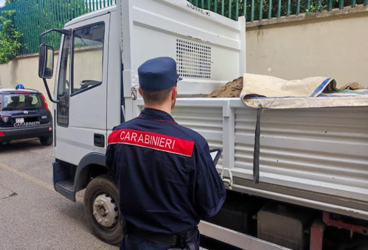 Trasporto illecito di rifiuti speciali non pericolosi, sequestrato autocarro nel Casertano