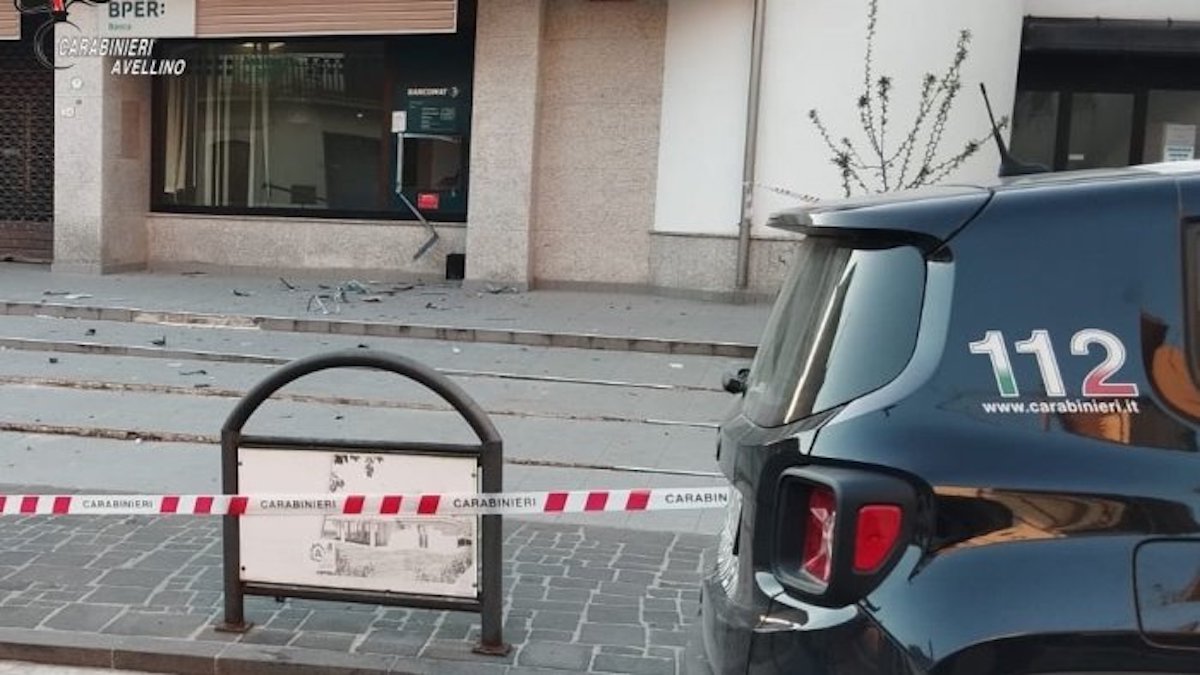 avellino bancomat Bper