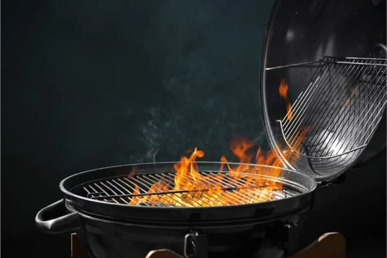 Napoli è morta la donna ustionata dalle fiamme del barbecue sul balcone di casa