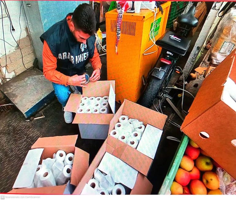 Caserta, sequestro di 2500 kg di borse in plastica non conformi