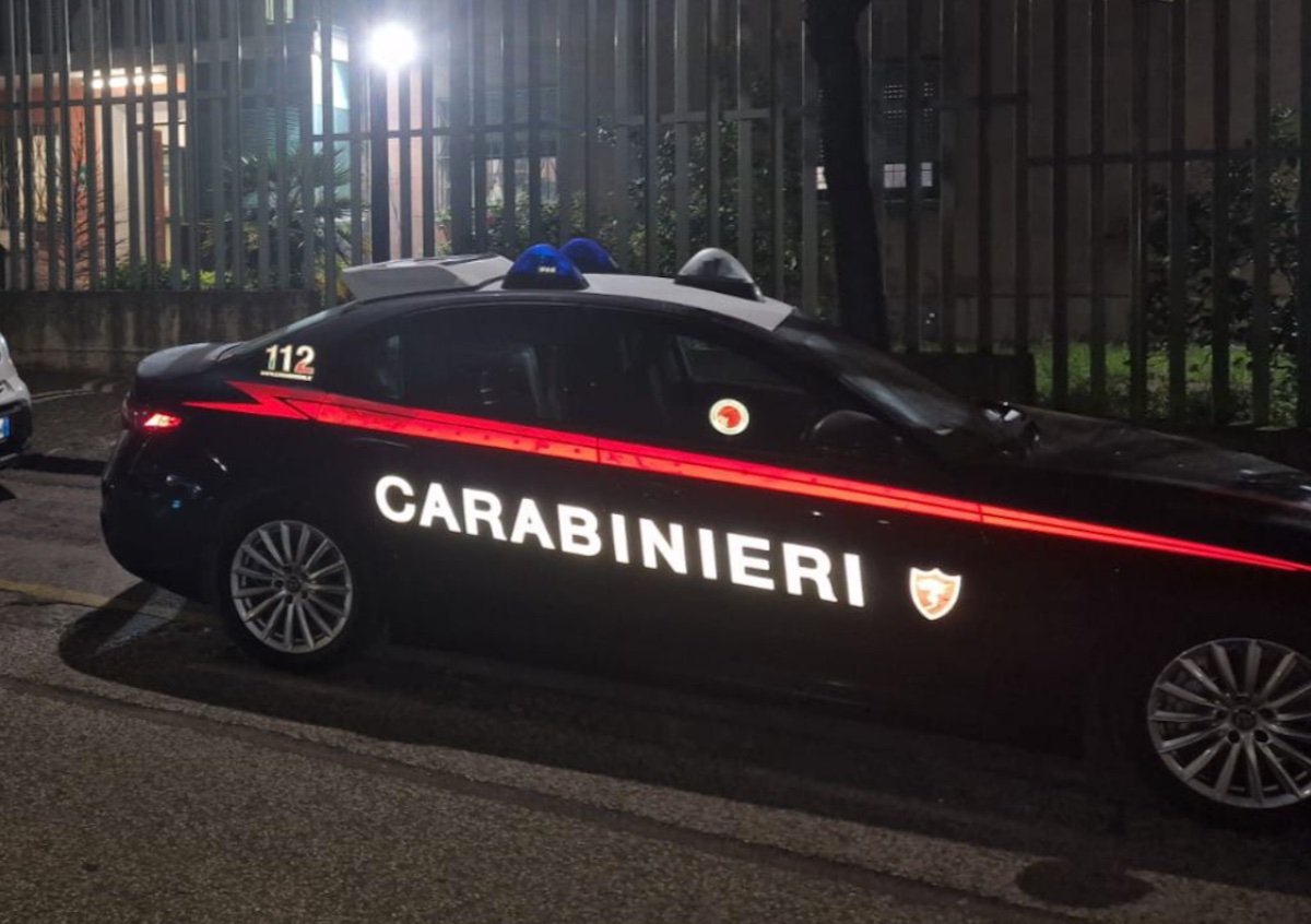 Napoli, picchiato a sangue perché si rifiuta di vendere droga per i Casella: 3 arresti