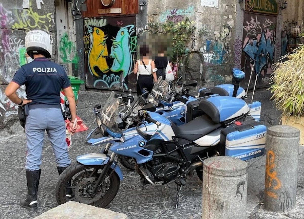 Napoli, controllati 55 pregiudicati della zona Decumani