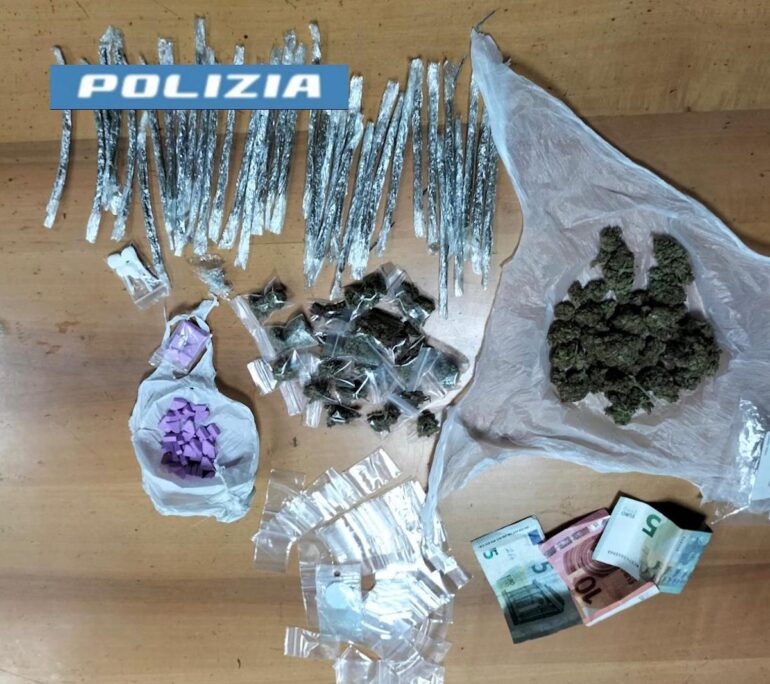 Napoli, spacciava ecstasy al rione Vasto: arrestato giovane gambiamo