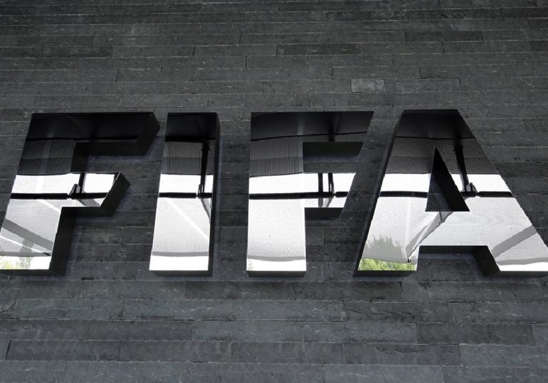 “Troppe partite, salute a rischio”: campionati e calciatori contro la FIFA, presentato reclamo a UE
