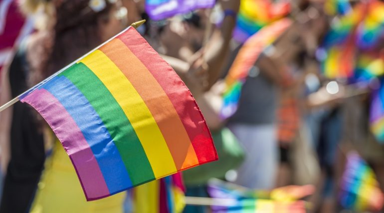Aggressione omofoba al Napoli Pride: due ragazze ferite, denunciate le autrici