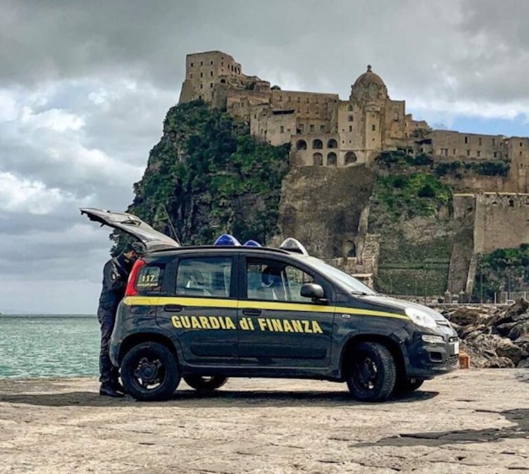 Evasione fiscale: sequestrati oltre 600mila euro a un albergo di Ischia