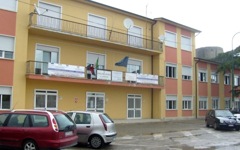Ariano Irpino, professore di musica chiede spartito di “Faccetta nera”: preside avvia sanzioni disciplinari