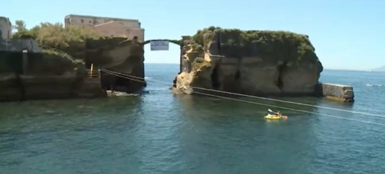 Napoli, allarme «uomo in mare» alla Gaiola: ricerche sospese, nessun disperso segnalato