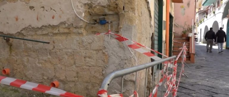 Terremoto, controlli a Bacoli per la caduta calcinacci