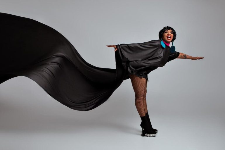 Barbara Tucker: La Soverana dell’House Music Illumina il Palco del Flava Beach
