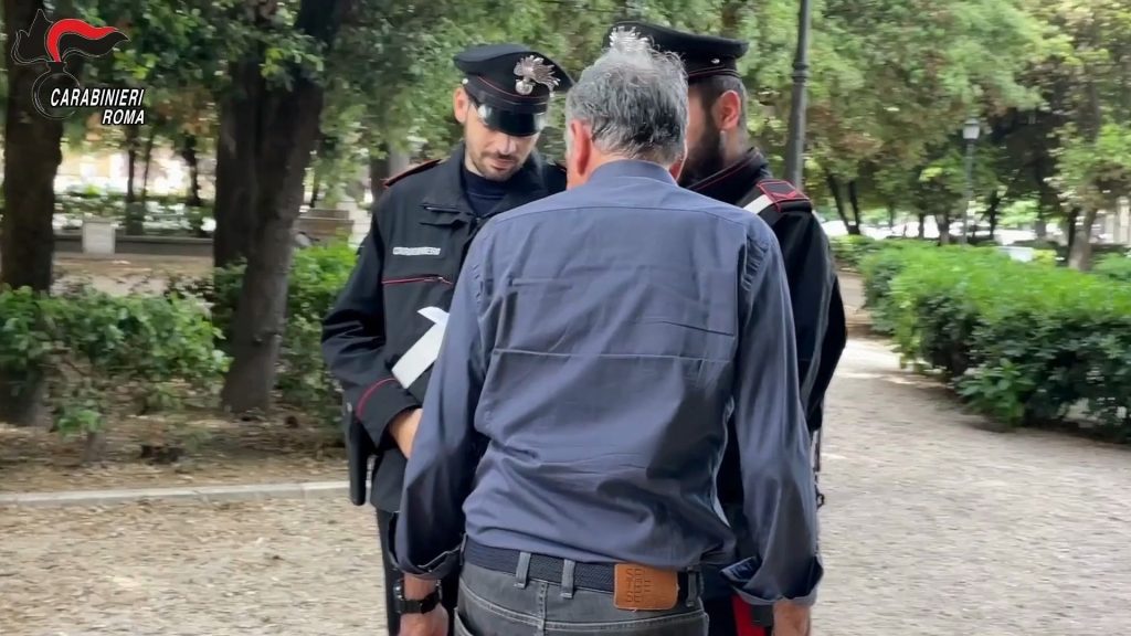 Napoli truffa del compact disc: la nuova tecnica di raggiro agli anziani