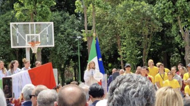 Meloni a Caivano: “Lo stato non può tollerare le zone franche”