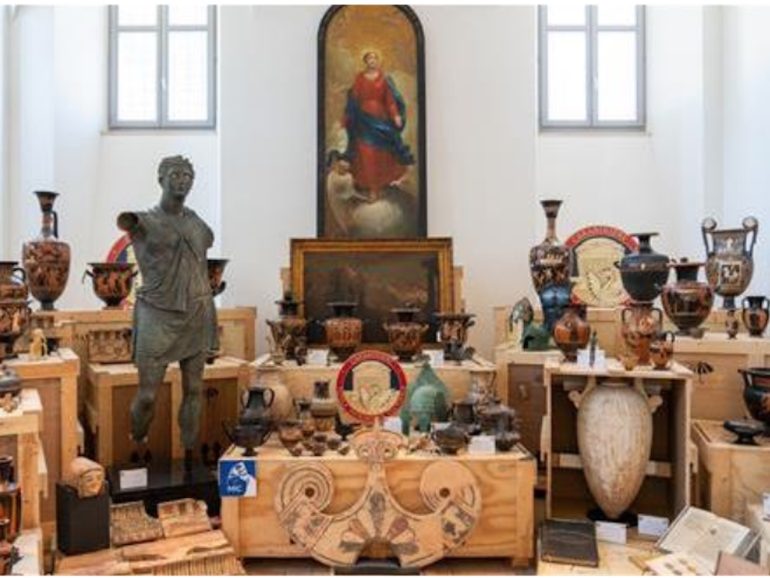 Tesori d’arte tornano a casa: 600 opere recuperate dai Carabinieri negli USA