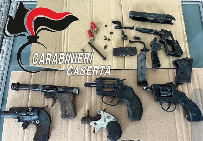 Caserta, arsenale della camorra scoperto in un’area demaniale a Piana di Monte Verna