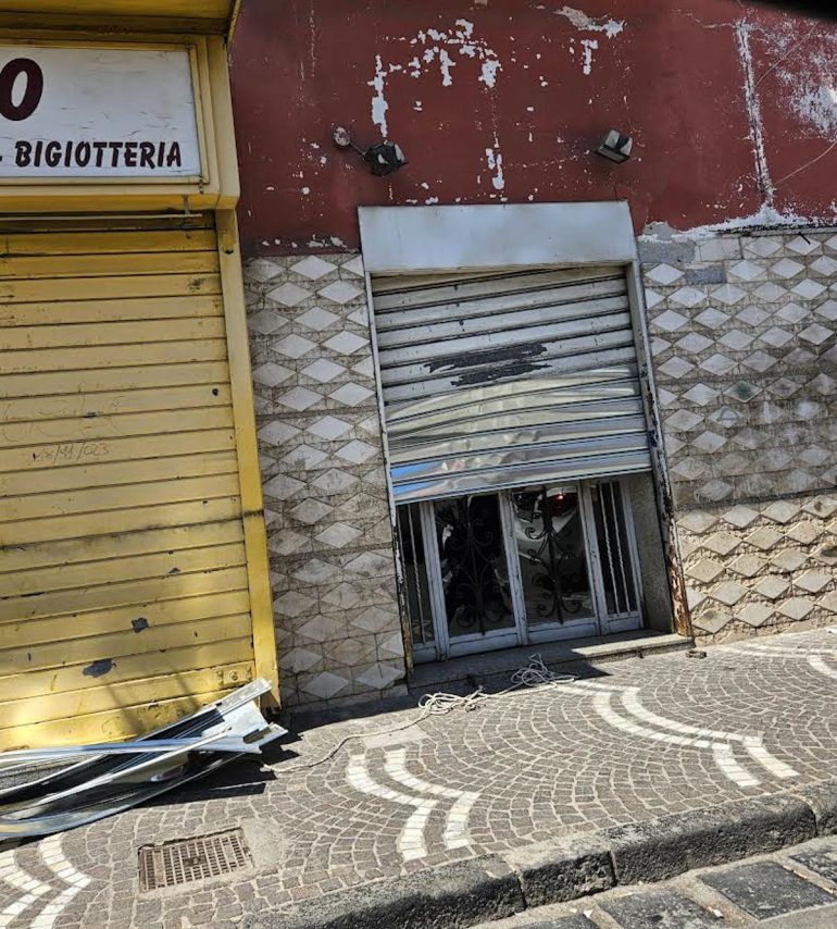 arzano ladri circolo