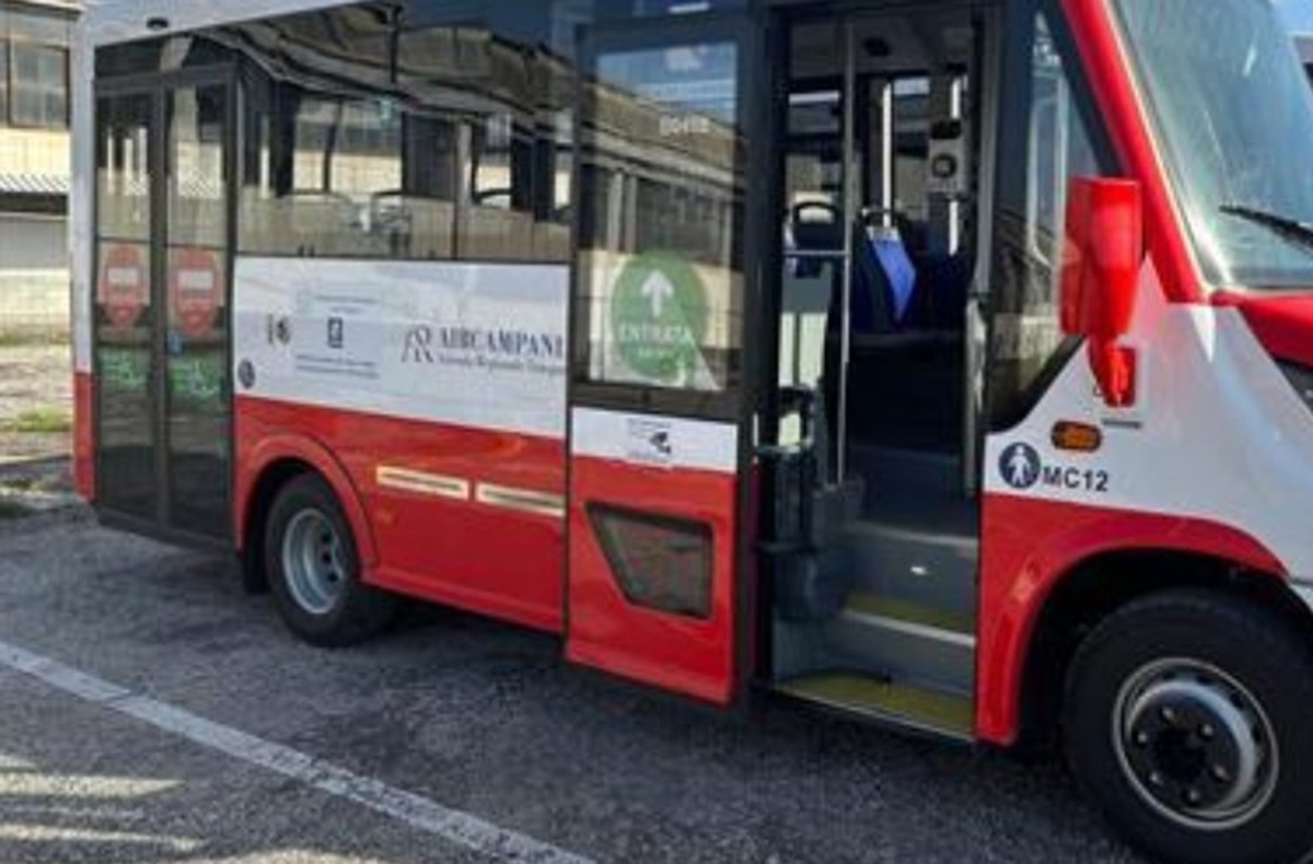 AIR Campania, consegnati dieci nuovi autobus