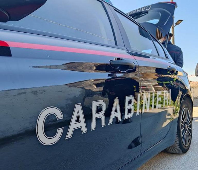 Agropoli molestie su studentesse: sospeso insegnante