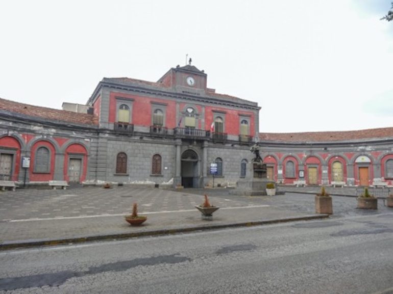 Cercola, i voti comprati a 50 euro: in manette esponenti del clan De Micco