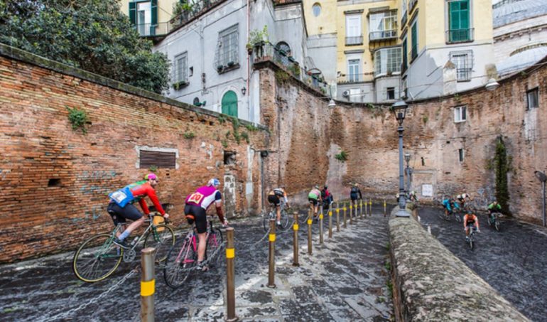 Napoli Bike Festival: domenica la VII edizione de ‘La Vulcanica’, ciclostorica napoletana