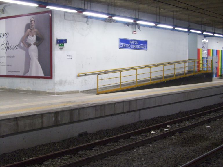 circumvesuviana chiude stazione centro direzionale