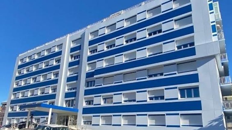 Mamma a 57 anni grazie alla procreazione assistita: il bimbo nasce a Villa Stabia