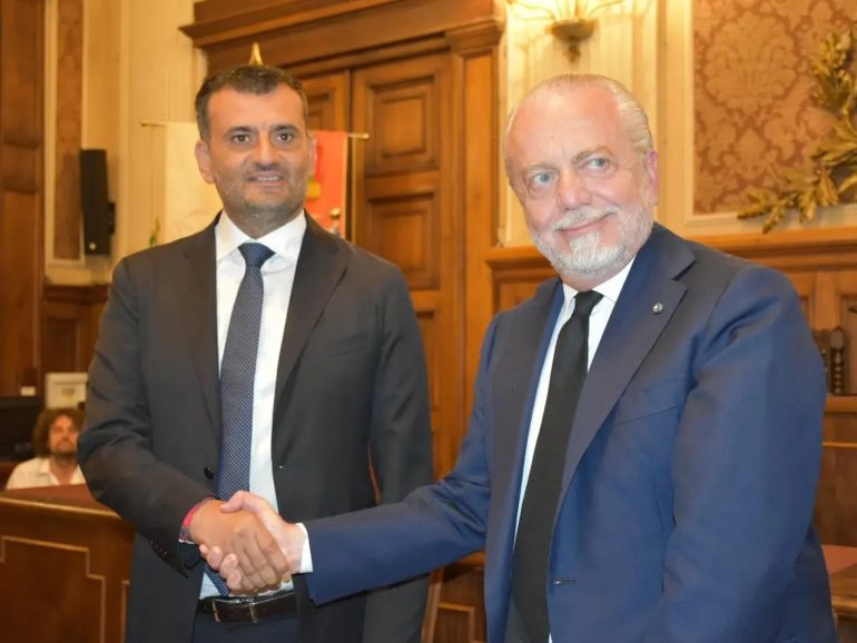 Il sindaco di Bari a De Laurentiis: “Venda subito la società”