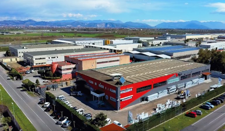Operaio di 54 anni di Frattamaggiore muore cadendo da un tetto a Carinaro