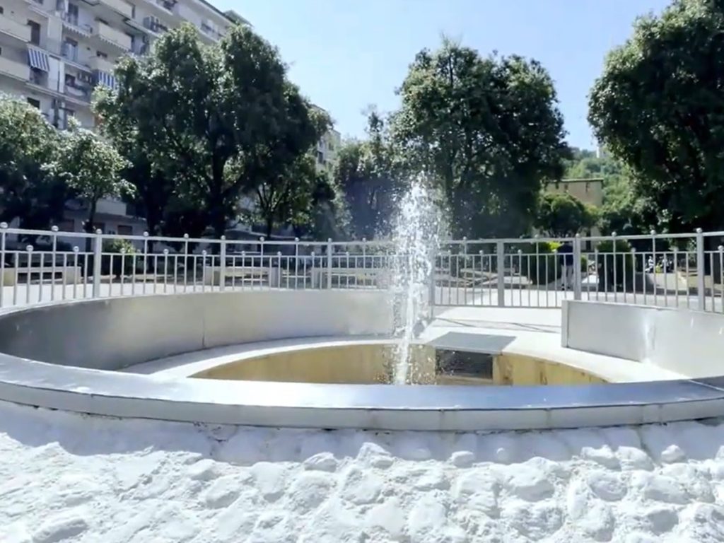 Naples, the fountain in Piazza Italia in Fuorigrotta is back in operation