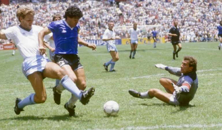 L’ex capitano inglese Butcher: “Compro il Pallone d’Oro di Maradona per distruggerlo”