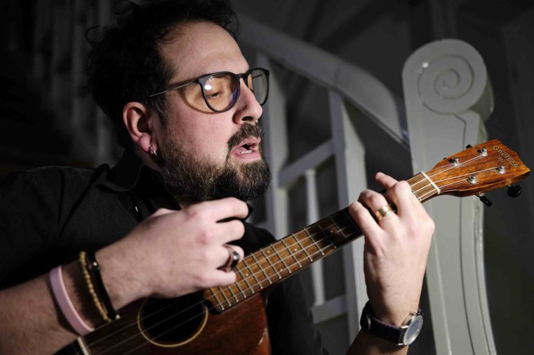Concerto di Napodano al Mercato Nuovo di Taranto per presentare il nuovo album ‘Non ci sono + i cantautori’