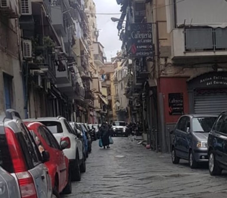 napoli spari via lavinaio