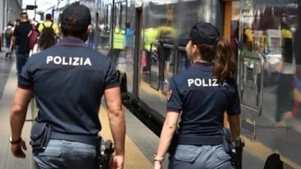 Napoli, arrestato il borseggiatore della Circumvesuviana