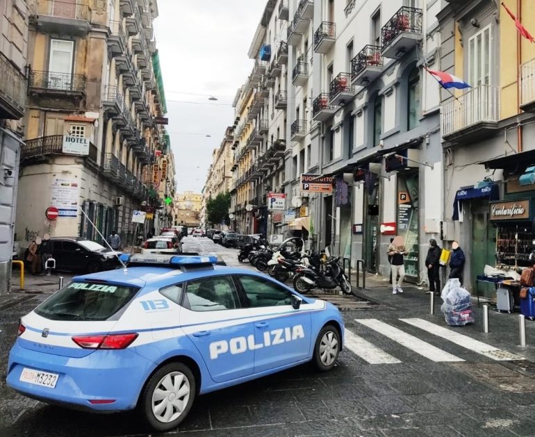 porta capuana, evade dai domiciliari