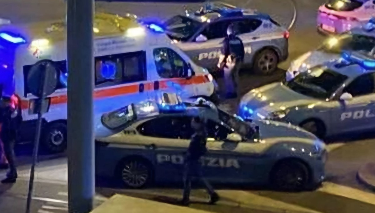 grave poliziotto accoltellato Milano