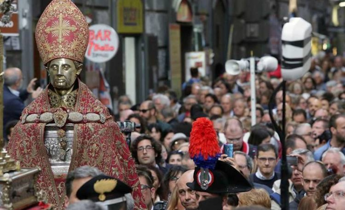 Napoli: Inizia la processione del “Miracolo di Maggio” di San Gennaro